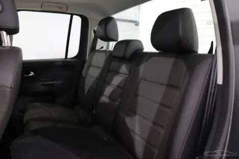 VOLKSWAGEN Amarok 2.0 16V 4X4 CABINE DUPLA HIGHLINE TURBO INTERCOOLER AUTOMÁTICO, Foto 8 VOLKSWAGEN Amarok 2.0 16V 4X4 CABINE DUPLA HIGHLINE TURBO INTERCOOLER AUTOMÁTICO, Foto 8