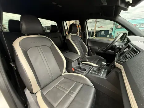 VOLKSWAGEN Amarok 3.0 V6 CABINE DUPLA HIGHLINE 4X4 TURBO INTERCOOLER AUTOMÁTICO, Foto 10 VOLKSWAGEN Amarok 3.0 V6 CABINE DUPLA HIGHLINE 4X4 TURBO INTERCOOLER AUTOMÁTICO, Foto 10