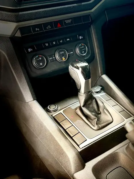 VOLKSWAGEN Amarok 3.0 V6 CABINE DUPLA HIGHLINE 4X4 TURBO INTERCOOLER AUTOM�TICO, Foto 9