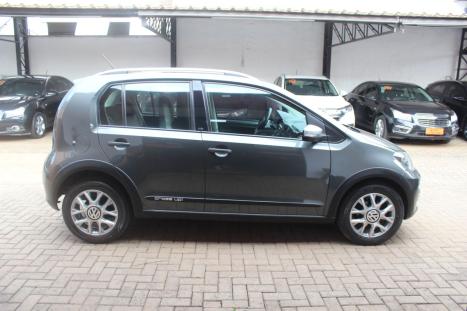 VOLKSWAGEN Cross UP 1.0 12V 4P TSI FLEX, Foto 4