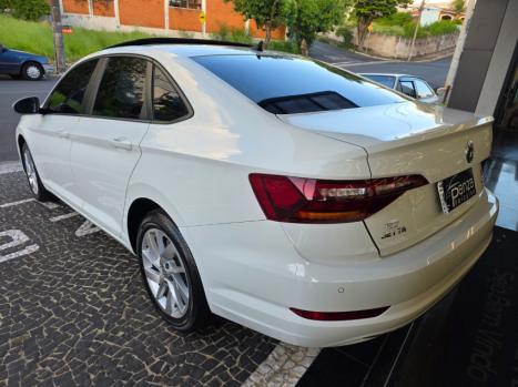 VOLKSWAGEN Jetta 1.4 4P 250 TSI TURBO COMFORTLINE AUTOM�TICO, Foto 4