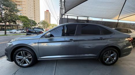 VOLKSWAGEN Jetta 1.4 4P 250 TSI R-LINE AUTOM�TICO, Foto 3