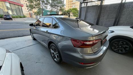 VOLKSWAGEN Jetta 1.4 4P 250 TSI R-LINE AUTOM�TICO, Foto 4