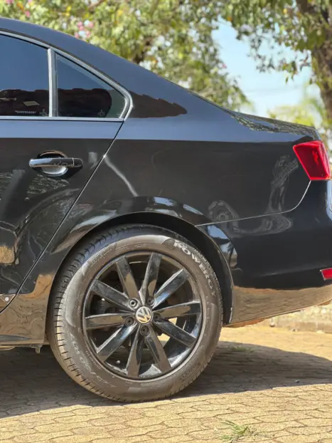 VOLKSWAGEN Jetta 2.0 4P FLEX AUTOMÁTICO, Foto 6 VOLKSWAGEN Jetta 2.0 4P FLEX AUTOMÁTICO, Foto 6