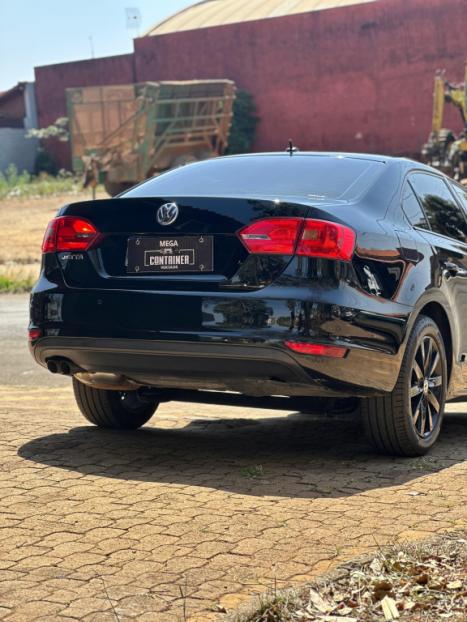 VOLKSWAGEN Jetta 2.0 4P FLEX AUTOMÁTICO, Foto 8 VOLKSWAGEN Jetta 2.0 4P FLEX AUTOMÁTICO, Foto 8