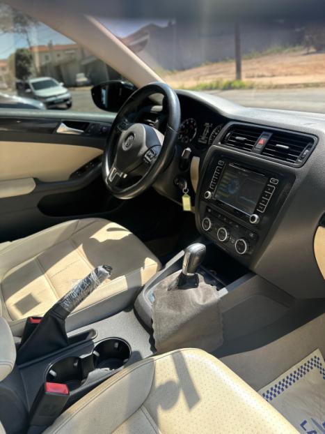 VOLKSWAGEN Jetta 2.0 4P FLEX AUTOMÁTICO, Foto 9 VOLKSWAGEN Jetta 2.0 4P FLEX AUTOMÁTICO, Foto 9