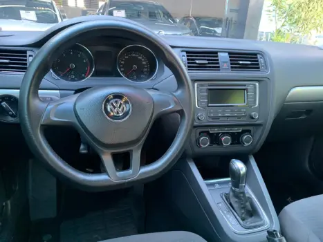 VOLKSWAGEN Jetta 2.0 4P TRENDLINE FLEX AUTOMTICO, Foto 12