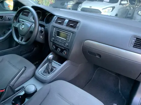 VOLKSWAGEN Jetta 2.0 4P TRENDLINE FLEX AUTOMTICO, Foto 17