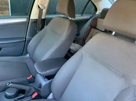 VOLKSWAGEN Jetta 2.0 4P TRENDLINE FLEX AUTOMTICO, Foto 21