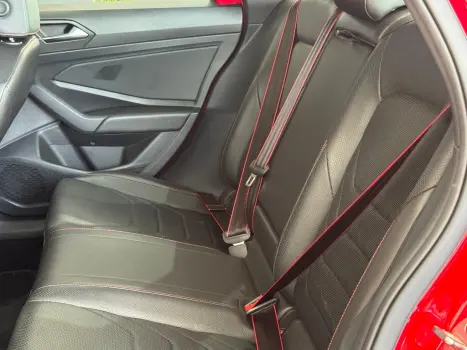 VOLKSWAGEN Jetta 2.0 4P 350 TSI GLI AUTOMÁTICO DSG, Foto 6 VOLKSWAGEN Jetta 2.0 4P 350 TSI GLI AUTOMÁTICO DSG, Foto 6