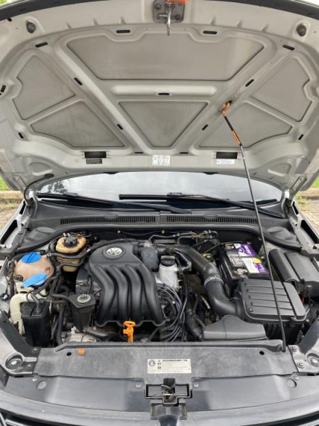 VOLKSWAGEN Jetta 2.0 4P COMFORTLINE TIPTRONIC AUTOM�TICO, Foto 3