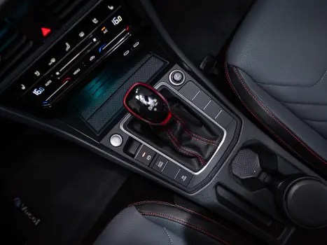 VOLKSWAGEN Jetta 2.0 4P 350 TSI GLI AUTOM�TICO DSG, Foto 17