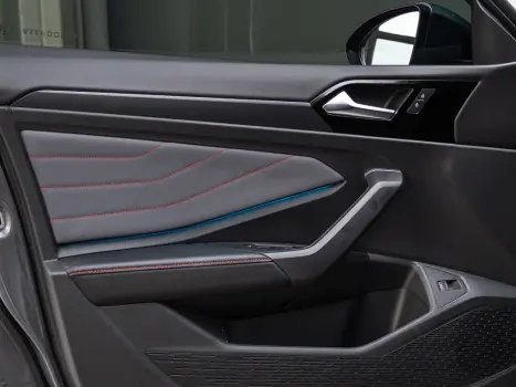 VOLKSWAGEN Jetta 2.0 4P 350 TSI GLI AUTOM�TICO DSG, Foto 25