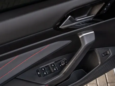 VOLKSWAGEN Jetta 2.0 4P 350 TSI GLI AUTOM�TICO DSG, Foto 26