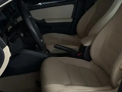 VOLKSWAGEN Jetta 2.0 4P COMFORTLINE TIPTRONIC AUTOM�TICO, Foto 8