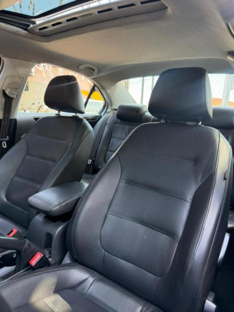 VOLKSWAGEN Jetta 2.0 4P COMFORTLINE FLEX, Foto 3