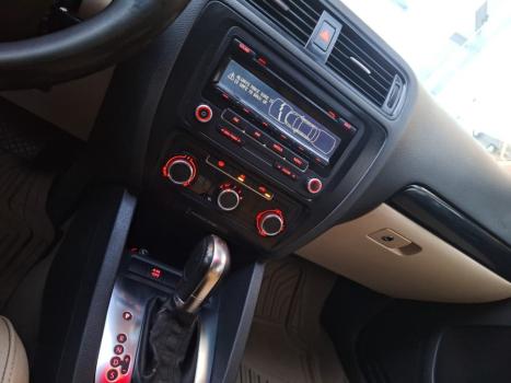 VOLKSWAGEN Jetta 2.0 4P FLEX COMFORTLINE TIPTRONIC AUTOM�TICO, Foto 13