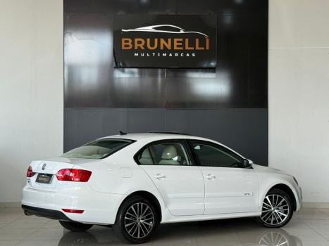 VOLKSWAGEN Jetta 2.0 4P FLEX COMFORTLINE TIPTRONIC AUTOMÁTICO, Foto 3
