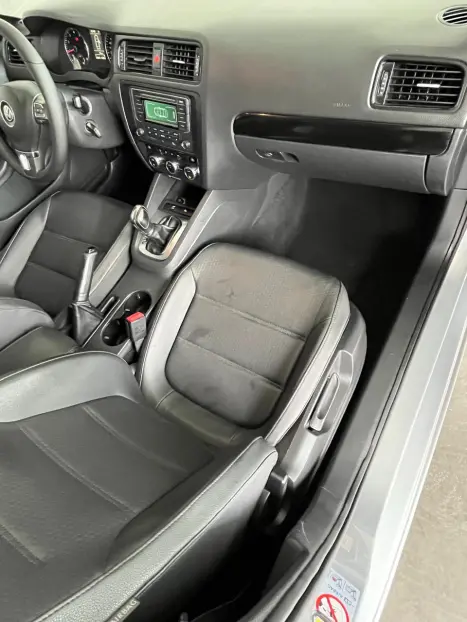 VOLKSWAGEN Jetta 2.0 4P FLEX COMFORTLINE TIPTRONIC AUTOMÁTICO, Foto 17