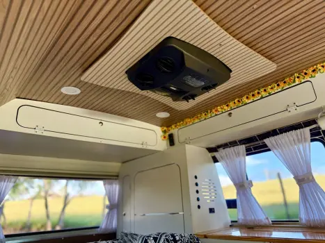 VOLKSWAGEN Kombi Furg�o 1.6 IE, Foto 11