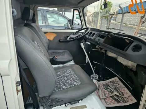 VOLKSWAGEN Kombi Furg�o 1.6 IE, Foto 4