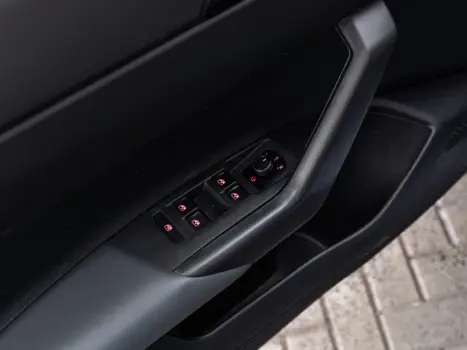 VOLKSWAGEN Nivus 1.0 4P FLEX 200 TSI HIGHLINE TURBO AUTOMTICO, Foto 22