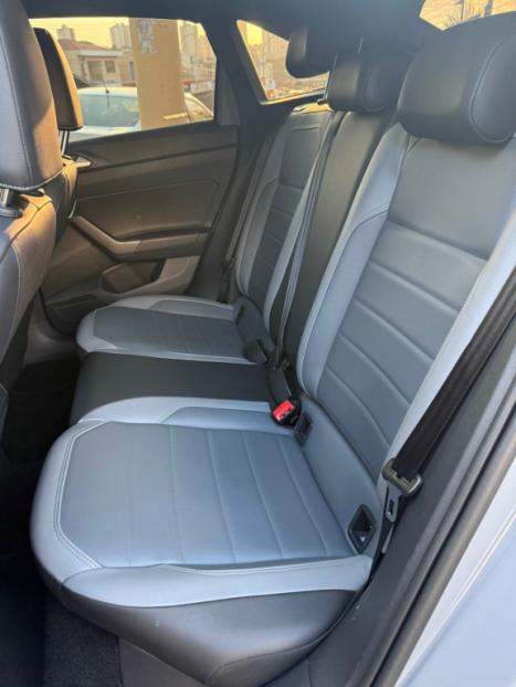 VOLKSWAGEN Nivus 1.0 4P FLEX 200 TSI HIGHLINE TURBO AUTOMÁTICO, Foto 9 VOLKSWAGEN Nivus 1.0 4P FLEX 200 TSI HIGHLINE TURBO AUTOMÁTICO, Foto 9