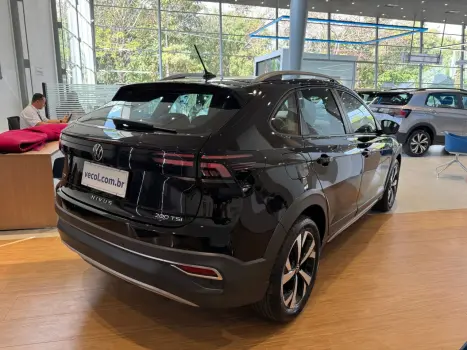 VOLKSWAGEN Nivus 1.0 4P FLEX 200 TSI HIGHLINE TURBO AUTOMÁTICO, Foto 9 VOLKSWAGEN Nivus 1.0 4P FLEX 200 TSI HIGHLINE TURBO AUTOMÁTICO, Foto 9