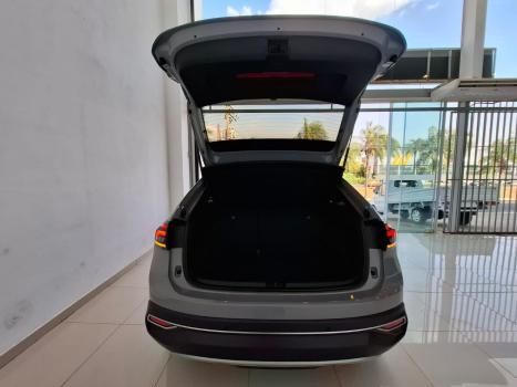 VOLKSWAGEN Nivus 1.0 4P FLEX 200 TSI HIGHLINE TURBO AUTOMÁTICO, Foto 12 VOLKSWAGEN Nivus 1.0 4P FLEX 200 TSI HIGHLINE TURBO AUTOMÁTICO, Foto 12