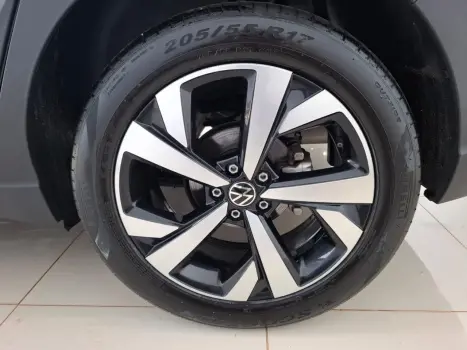 VOLKSWAGEN Nivus 1.0 4P FLEX 200 TSI HIGHLINE TURBO AUTOMÁTICO, Foto 8 VOLKSWAGEN Nivus 1.0 4P FLEX 200 TSI HIGHLINE TURBO AUTOMÁTICO, Foto 8