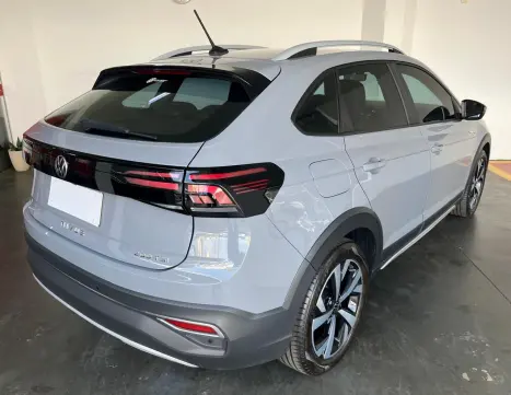 VOLKSWAGEN Nivus 1.0 4P FLEX 200 TSI HIGHLINE TURBO AUTOMÁTICO, Foto 3 VOLKSWAGEN Nivus 1.0 4P FLEX 200 TSI HIGHLINE TURBO AUTOMÁTICO, Foto 3