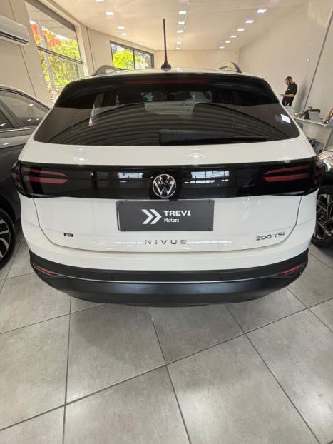 VOLKSWAGEN Nivus 1.0 4P FLEX 200 TSI COMFORTLINE TURBO AUTOM�TICO, Foto 4