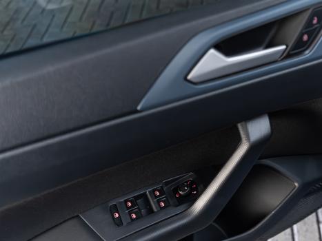 VOLKSWAGEN Nivus 1.0 4P FLEX 200 TSI HIGHLINE TURBO AUTOM�TICO, Foto 22