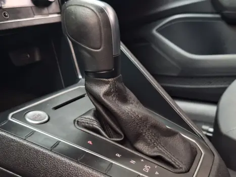 VOLKSWAGEN Nivus 1.0 4P FLEX 200 TSI HIGHLINE TURBO AUTOM�TICO, Foto 15