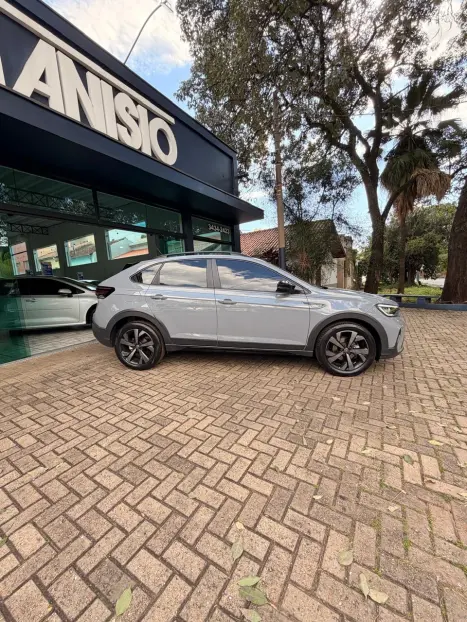 VOLKSWAGEN Nivus 1.0 4P FLEX 200 TSI HIGHLINE TURBO AUTOM�TICO, Foto 3