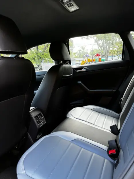 VOLKSWAGEN Nivus 1.0 4P FLEX 200 TSI HIGHLINE TURBO AUTOM�TICO, Foto 13