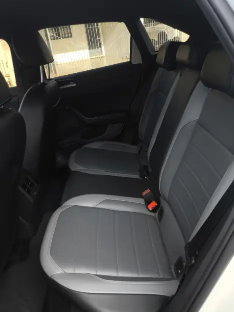 VOLKSWAGEN Nivus 1.0 4P FLEX 200 TSI HIGHLINE TURBO AUTOM�TICO, Foto 3