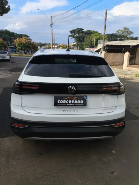 VOLKSWAGEN Nivus 1.0 4P FLEX 200 TSI HIGHLINE TURBO AUTOM�TICO, Foto 5