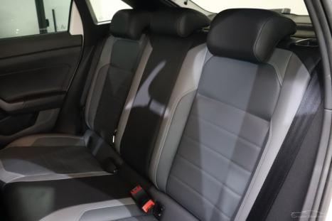 VOLKSWAGEN Nivus 1.0 4P FLEX 200 TSI HIGHLINE TURBO AUTOM�TICO, Foto 8