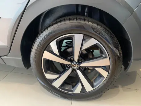 VOLKSWAGEN Nivus 1.0 4P FLEX 200 TSI HIGHLINE TURBO AUTOMÁTICO, Foto 8