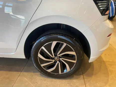 VOLKSWAGEN Polo Hatch 1.0 4P 170 TSI HIGHLINE AUTOMÁTICO, Foto 8 VOLKSWAGEN Polo Hatch 1.0 4P 170 TSI HIGHLINE AUTOMÁTICO, Foto 8