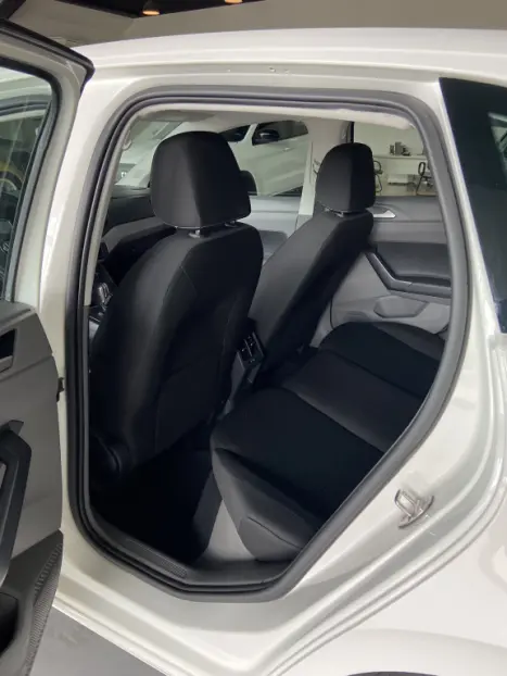 VOLKSWAGEN Polo Hatch 1.0 12V 4P 200 TSI  COMFORTLINE AUTOM�TICO, Foto 10