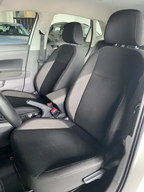 VOLKSWAGEN Polo Hatch 1.0 12V 4P 200 TSI  COMFORTLINE AUTOM�TICO, Foto 11