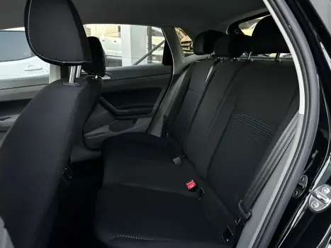 VOLKSWAGEN Polo Hatch 1.0 12V 4P 200 TSI  COMFORTLINE AUTOM�TICO, Foto 14