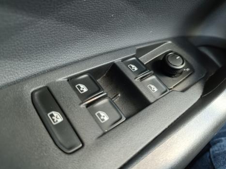 VOLKSWAGEN Polo Hatch 1.0 12V 4P 200 TSI  COMFORTLINE AUTOM�TICO, Foto 10