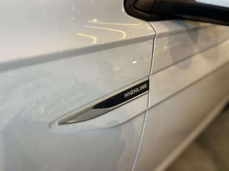 VOLKSWAGEN Polo Hatch 1.0 12V 4P 200 TSI HIGHLINE AUTOM�TICO, Foto 3