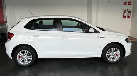 VOLKSWAGEN Polo Hatch 1.0 12V 4P 200 TSI  COMFORTLINE AUTOM�TICO, Foto 9