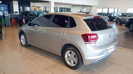 VOLKSWAGEN Polo Hatch 1.0 12V 4P 200 TSI  COMFORTLINE AUTOM�TICO, Foto 11