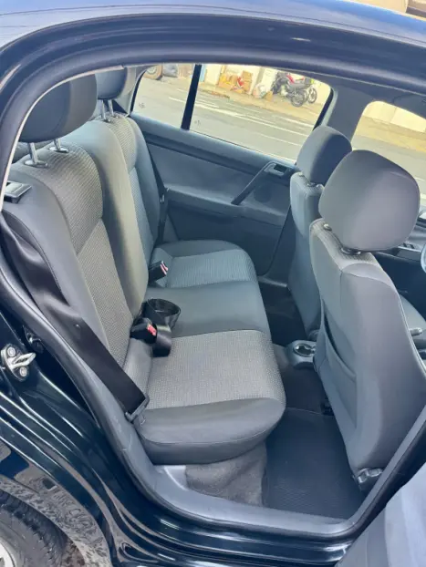 VOLKSWAGEN Polo Sedan 1.6 4P FLEX, Foto 9