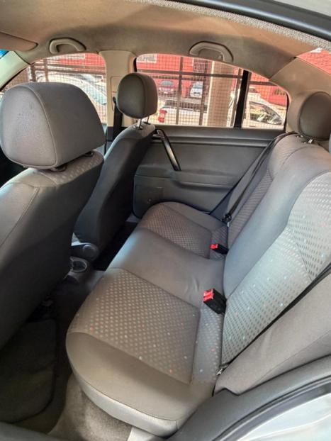 VOLKSWAGEN Polo Sedan 1.6 4P FLEX, Foto 8